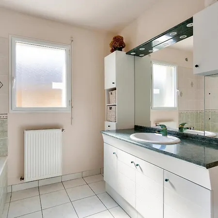 Vakantiehuis Maison Spacieuse Pour 4 Avec Jardin Et Terrasse